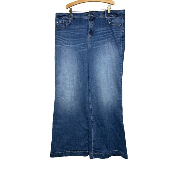 Torrid Feel The Fit Women’s Blue Denim Jeans Flare Leg Plus Size 20R - Picture 1 of 4